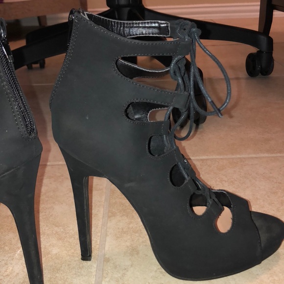 Heels - Picture 6 of 7